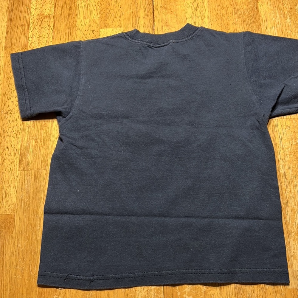 Tommy Hilfiger T-shirt. Size 4T - Picture 3 of 3